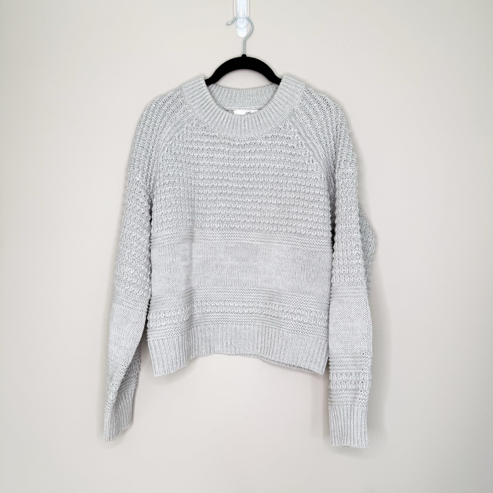Target Universal Threads Women's Gray Crewneck Pullover Sweater